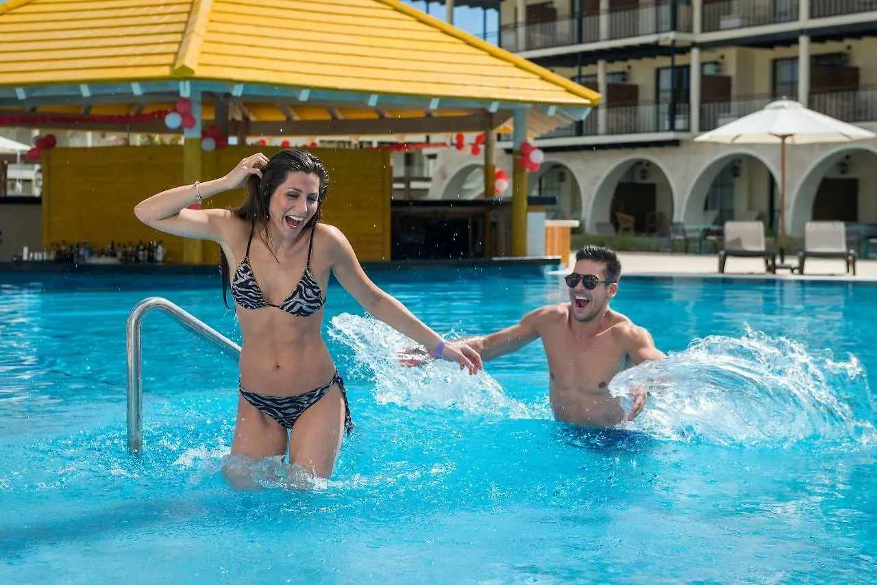 Hotel El Beso Adults Only At Ocean El Faro Punta Cana Ośrodek wypoczynkowy